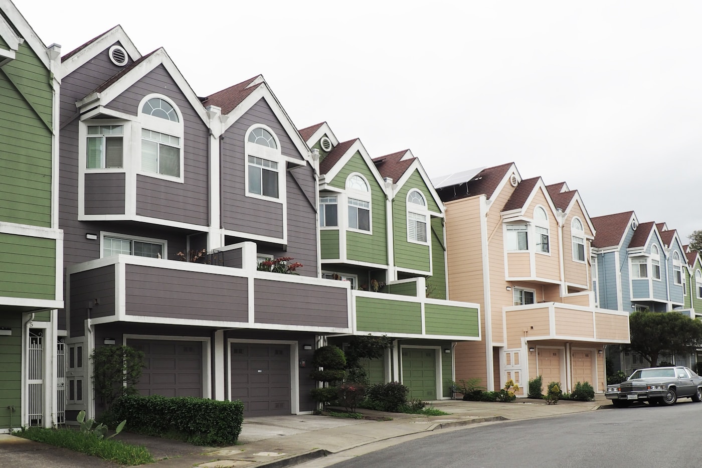 Colorful Fremont townhomes with garage doors, Centerville to Warm Springs, same-day repair